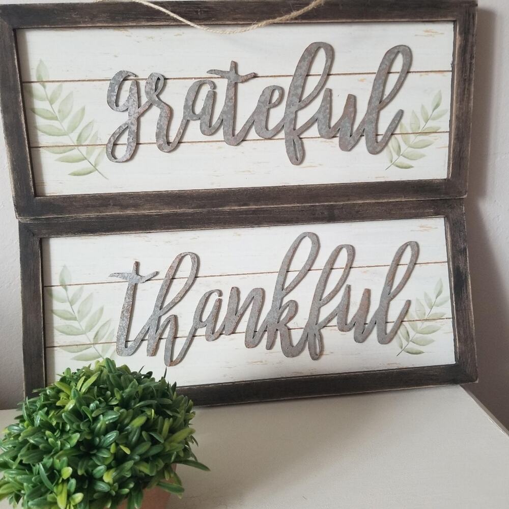 NWT 2 piece Grateful Thankful Hanging Wood wall Decor - Picture 4 of 4